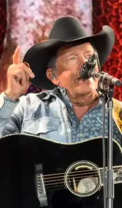 Country icon George Strait brings fans to tears during emotional moment at concert