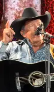 Country icon George Strait brings fans to tears during emotional moment at concert